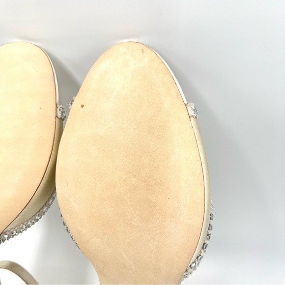 Badgley Mischka Size 10 Jeweled Ivory Satin Dress Sandals Heels Pumps Shoes - Picture 11 of 14